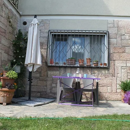 Robin's Nest בית נופש *